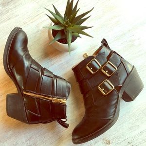 Black Report Booties 🖤